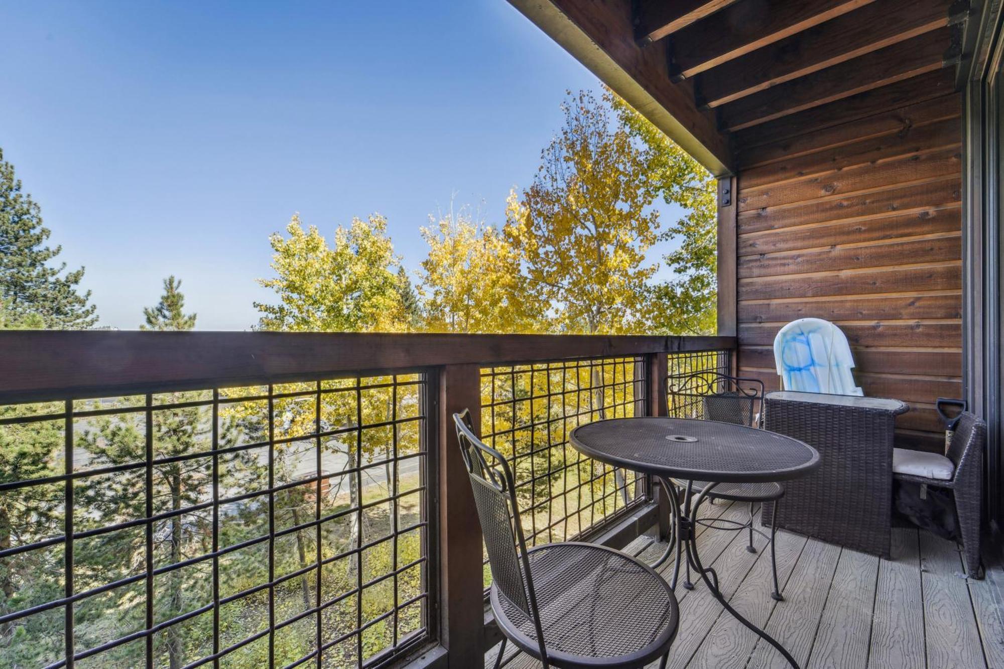 Truckee Studio With Balcony And On-Site Skiing! Exterior photo